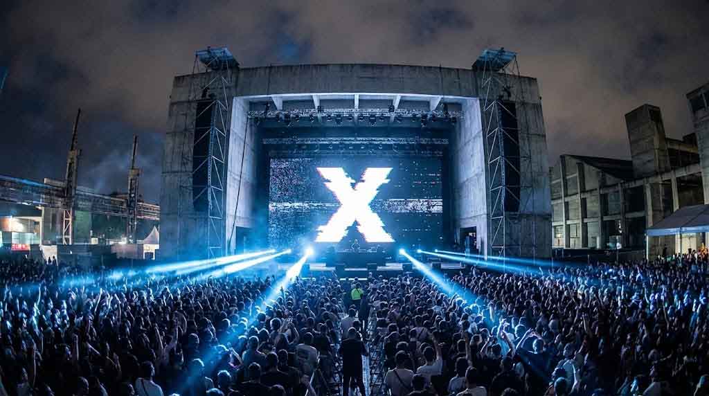 Charlotte de Witte Techno Silhouette