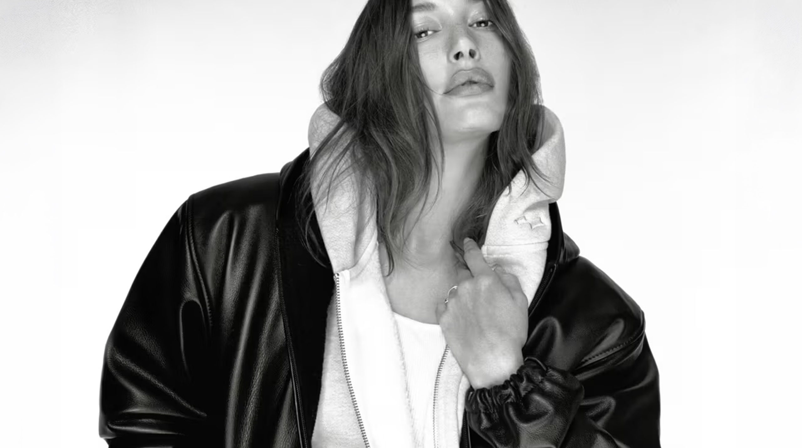 Justin Bieber SKYLRK koleksiyonu Hailey Bieber lo-fi kampanya kapanış görseli