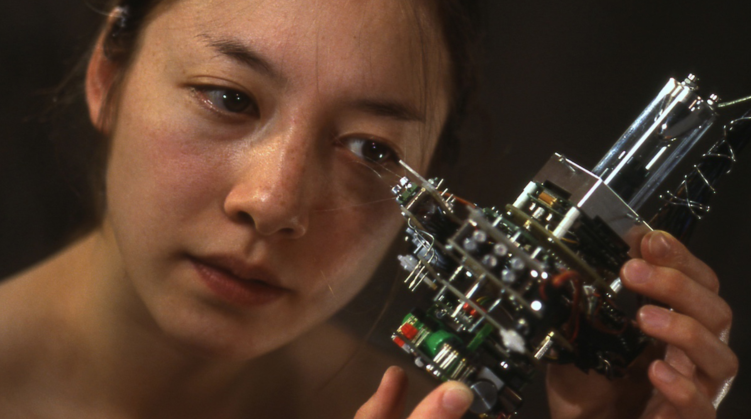 New Humans sergisi New Museum New York OMA tasarımı dış cephe