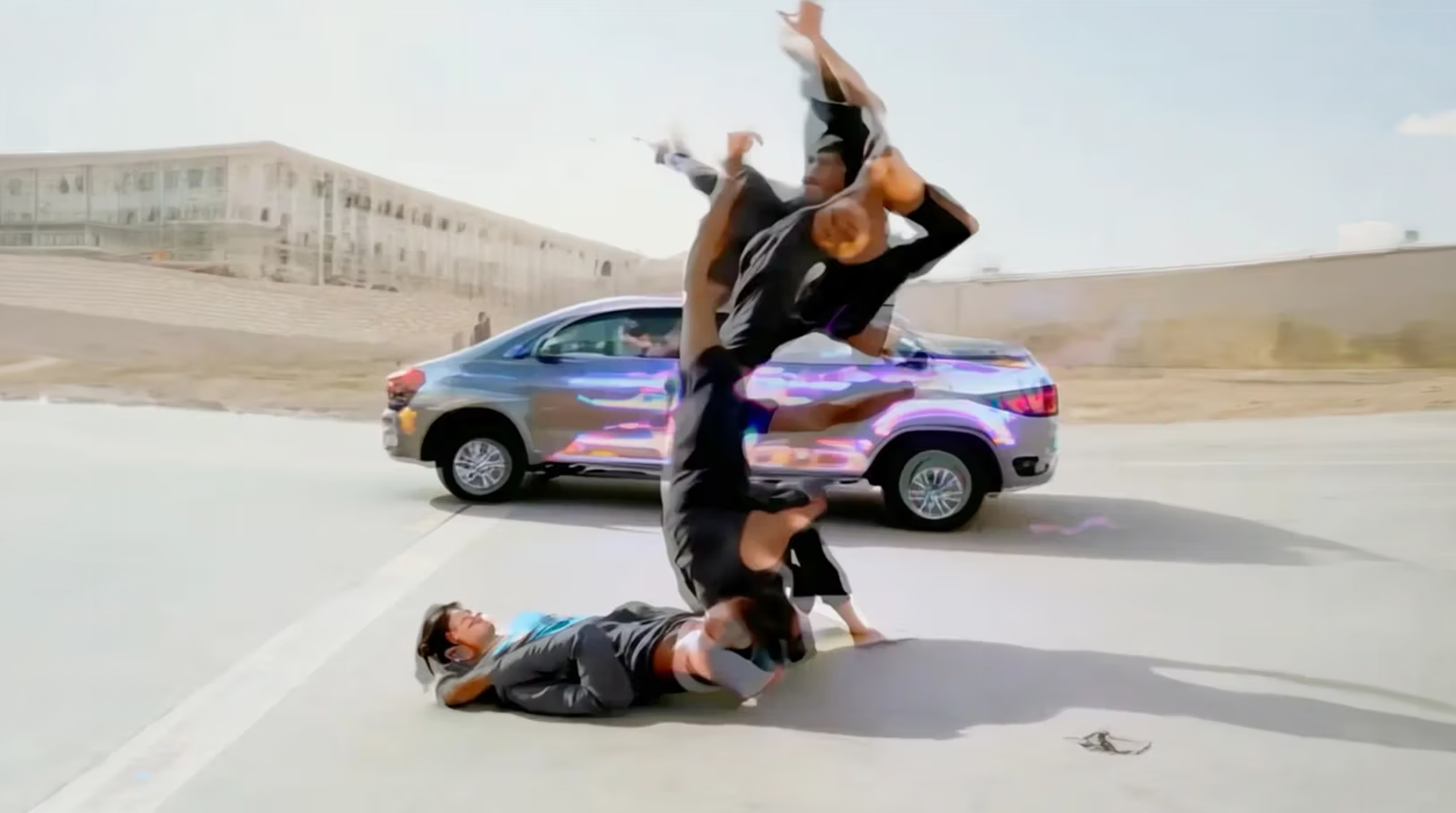 New Humans sergisi H.R. Giger ve Francis Bacon biyomekanik eserleri