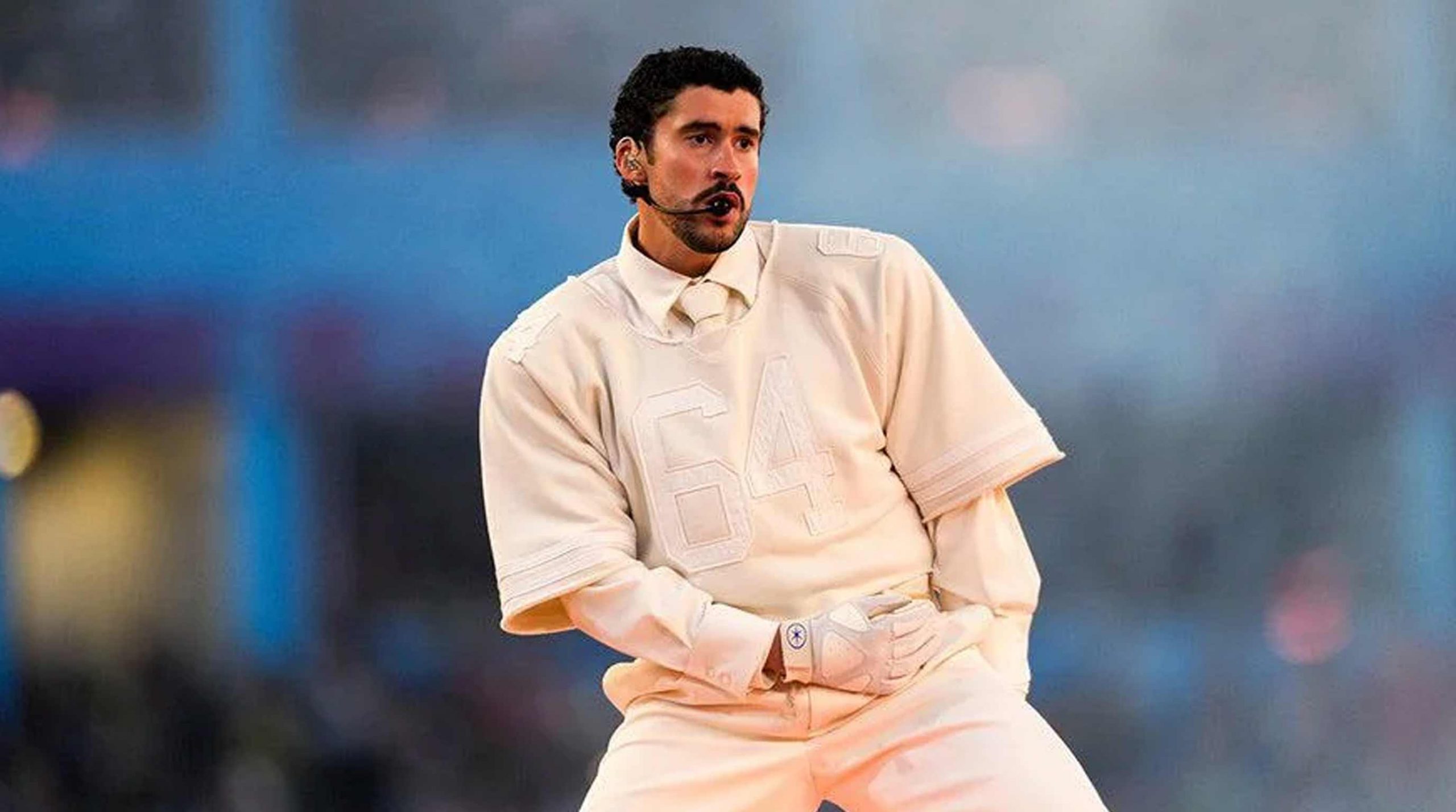 Bad Bunny Super Bowl performansı sahne estetiği ve dijital dominasyon